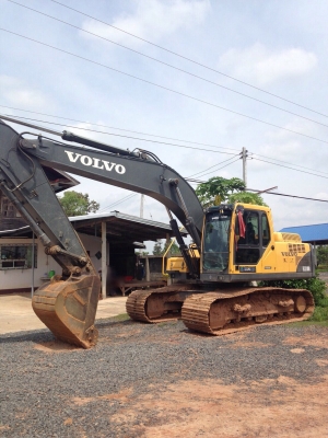 รถแบคโฮ VOLVO EC - 210B. , ( รถทำงาน 4,xxx ชม. ) สนใจติดต่อ 081 - 6079515