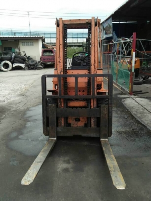 ขายโฟล์คลิฟ Toyotaรุ่น3 เครื่องดีเซล 3ตัน เสา3เมตร