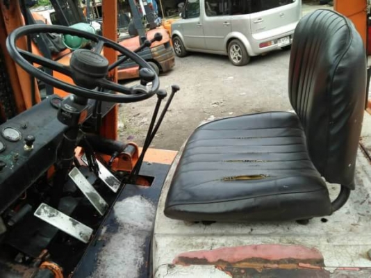 ขายโฟล์คลิฟ Toyotaรุ่น3 เครื่องดีเซล 3ตัน เสา3เมตร