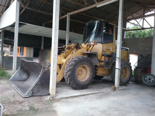 รถตัก KOMATSU WA 100 - 3E , ( รถสวย ) สนใจติดต่อ 081 - 6079515