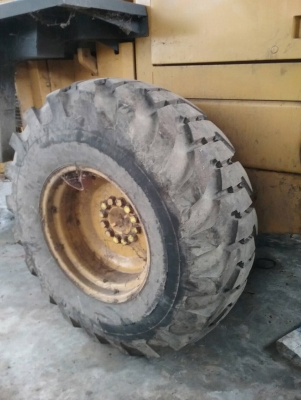 รถตัก KOMATSU WA 100 - 3E , ( รถสวย ) สนใจติดต่อ 081 - 6079515 รถตัก KOMATSU WA 100 - 3E , ( รถสวย ) สนใจติดต่อ 081 - 6079515
