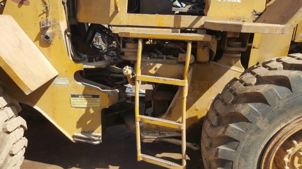 ขาย รถตัก CAT 916 สภาพพร้อมใช้งาน เครื่องดี เกียร์ดี ยางเต็ม ตักขึ้น 10 ล้อได้สบายครับ