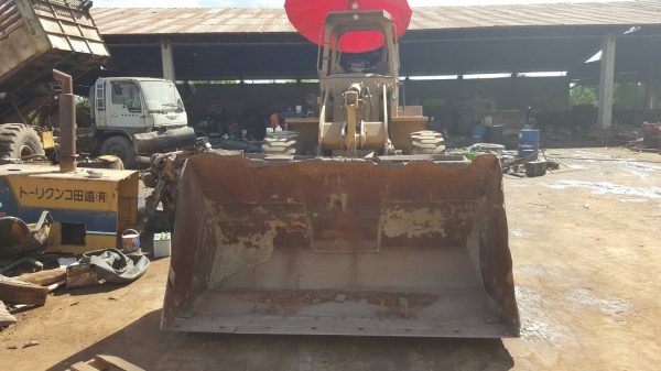 ขาย รถตัก CAT 916 สภาพพร้อมใช้งาน เครื่องดี เกียร์ดี ยางเต็ม ตักขึ้น 10 ล้อได้สบายครับ