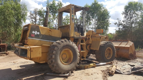 ขายตามสภาพ รถตัก KOMATSU WA300-1 SERIAL 30635 เครื่องและเกียร์มีให้ครบ ให้ไปซ่อมเองนะครับ ราคาคุยกันได้ ขายตามสภาพ รถตัก KOMATSU WA300-1 SERIAL 30635 เครื่องและเกียร์มีให้ครบ ให้ไปซ่อมเองนะครับ ราคาคุยกันได้