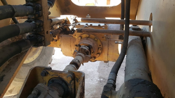 ขาย รถตัก KOMATSU WA300-1 SERIAL 30992 รถใช้งานได้ปกติ เครื่องดี ยกเกียร์ลงเปลี่ยนซีลและประเก็น ราคาคุยกันได้