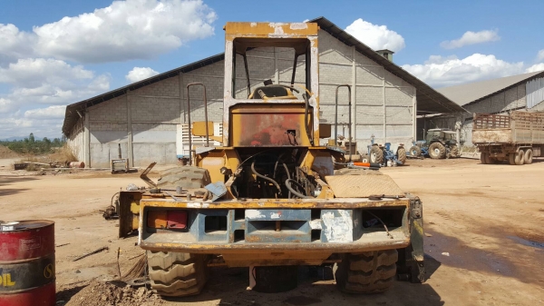 ขาย รถตัก KOMATSU WA300-1 SERIAL 30992 รถใช้งานได้ปกติ เครื่องดี ยกเกียร์ลงเปลี่ยนซีลและประเก็น ราคาคุยกันได้