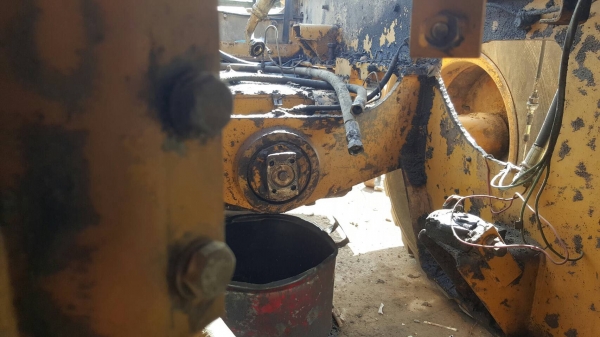 ขาย รถตัก KOMATSU WA300-1 SERIAL 30992 รถใช้งานได้ปกติ เครื่องดี ยกเกียร์ลงเปลี่ยนซีลและประเก็น ราคาคุยกันได้