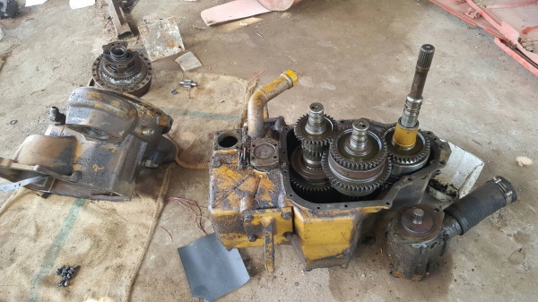 ขาย รถตัก KOMATSU WA300-1 SERIAL 30992 รถใช้งานได้ปกติ เครื่องดี ยกเกียร์ลงเปลี่ยนซีลและประเก็น ราคาคุยกันได้