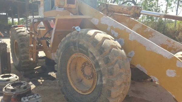 ขาย รถตัก KOMATSU WA300-1 SERIAL 30992 รถใช้งานได้ปกติ เครื่องดี ยกเกียร์ลงเปลี่ยนซีลและประเก็น ราคาคุยกันได้