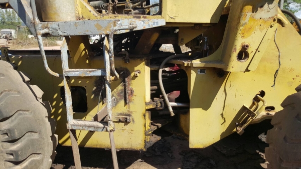 ขายตามสภาพ รถตัก KOMATSU WA320-1 SERIAL 10852 เครื่องและเกียร์มีให้ครบ ให้ไปซ่อมเองนะครับ ราคาคุยกันได้