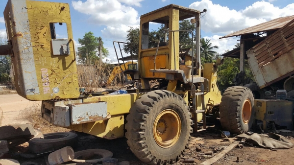 ขายตามสภาพ รถตัก KOMATSU WA320-1 SERIAL 10852 เครื่องและเกียร์มีให้ครบ ให้ไปซ่อมเองนะครับ ราคาคุยกันได้