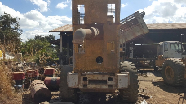 ขายตามสภาพ รถตัก KOMATSU WA320-1 SERIAL 10852 เครื่องและเกียร์มีให้ครบ ให้ไปซ่อมเองนะครับ ราคาคุยกันได้