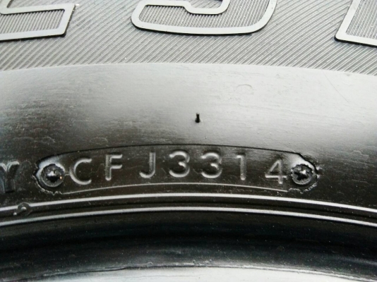 ขายยาง 265/65R17 บริดสโตน ยางสัปดาห์ที่33ปี14 ดอกยางหนาเต็มไม่มีปะสวยๆ จำนวน 1 ชุด