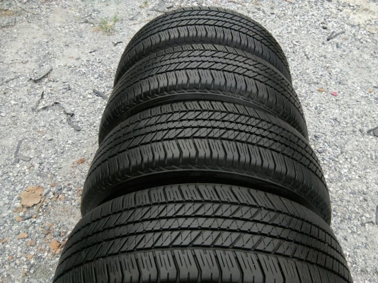 ขายยาง 265/65R17 บริดสโตน ยางสัปดาห์ที่33ปี14 ดอกยางหนาเต็มไม่มีปะสวยๆ จำนวน 1 ชุด