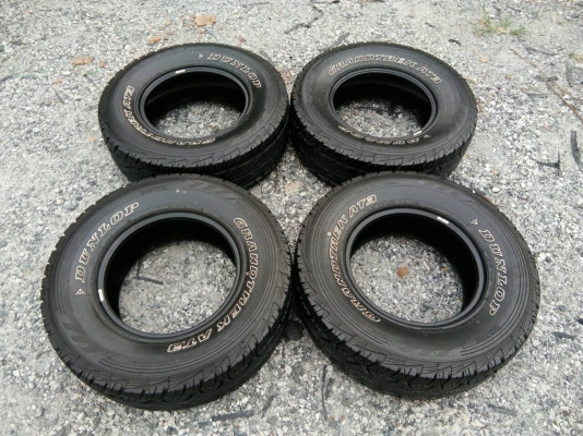 ขายยาง 265/70R16 DUNLOP AT3 ยางสัปดาห์ที่23ปี15 ดอกยางสวยสดไม่มีปะ จำนวน 1 ชุด