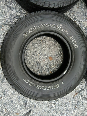 ขายยาง 265/70R16 DUNLOP AT3 ยางสัปดาห์ที่23ปี15 ดอกยางสวยสดไม่มีปะ จำนวน 1 ชุด