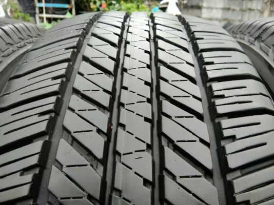 ขายยาง 265/65R17 บริดสโตน ยางสัปดาห์ที่14ปี15 ดอกเต็มสดไม่แตกลายไม่ร้าวไม่มีปะใช้งานน้อยสวยๆ จำนวน 1 ชุด