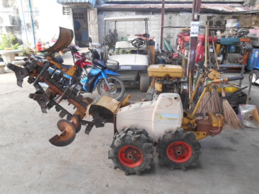 รถขุดร่อง EY33-2B พร้อมใช้งาน