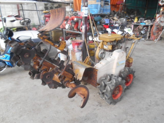 รถขุดร่อง EY33-2B พร้อมใช้งาน