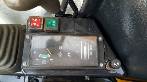 ขาย รถขุด KOMATSU รุ่น PC40FR มืิอสองญี่ปุ่น พร้อม หัวเก๋ง แทรกเหล็ก สลักบูท เอวแน่น 100\% ปั้มนิ้ว คอนโทรลสั้น ทำงานดีทุกระบบไว พร้อมใช้งาน มือถือ:LINE ID: 0818753444 ขาย รถขุด KOMATSU รุ่น PC40FR มืิอสองญี่ปุ่น พร้อม หัวเก๋ง แทรกเหล็ก สลักบูท เอวแน่น 100\% ปั้มนิ้ว คอนโทรลสั้น ทำงานดีทุกระบบไว พร้อมใช้งาน มือถือ:LINE ID: 0818753444