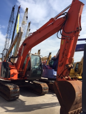 มาถึงใหม่แล้วรถขุด HITACHI ZX135USK พร้อมลายหัวเจาะ