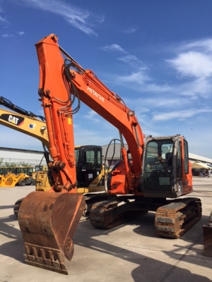 มาถึงใหม่แล้วรถขุด HITACHI ZX135USK พร้อมลายหัวเจาะ