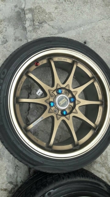 ขายแม็กCE28 ขอบ17 4รู100 พร้อมยางKUMHO ปี15 ดอกยางเต็มทุกเส้นแม็กสวยยางสวยไม่มีซ่อม จำนวน 1 ชุด