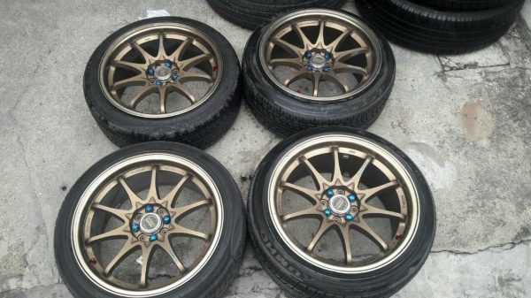 ขายแม็กCE28 ขอบ17 4รู100 พร้อมยางKUMHO ปี15 ดอกยางเต็มทุกเส้นแม็กสวยยางสวยไม่มีซ่อม จำนวน 1 ชุด