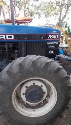 ขายรถไถ Ford 7840 Powerstar Dual 6เพลา 6 สูบ