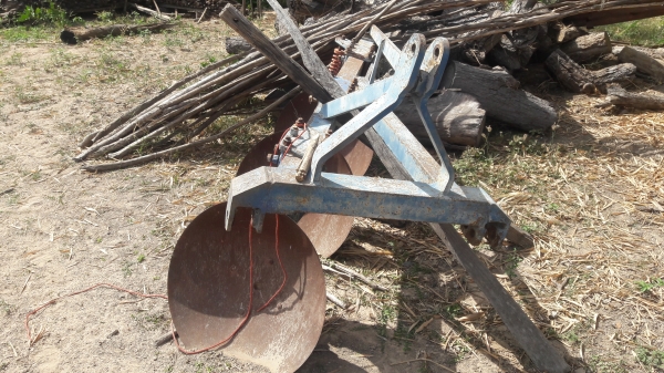 ขายผานสามรถไถฟอร์ดสภาพ พร้อมใช้งาน ราคา28,000 บาท