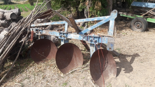 ขายผานสามรถไถฟอร์ดสภาพ พร้อมใช้งาน ราคา28,000 บาท