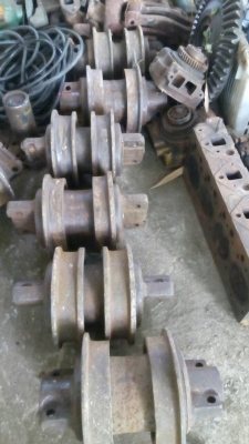 ขายชุดสปริงเร่งแทรก และลอนเลอร์ รถแทรกเตอร์ CAT-D-4 ขายไม่แพงสภาพตามรูป ของเก่าเก็บครับ