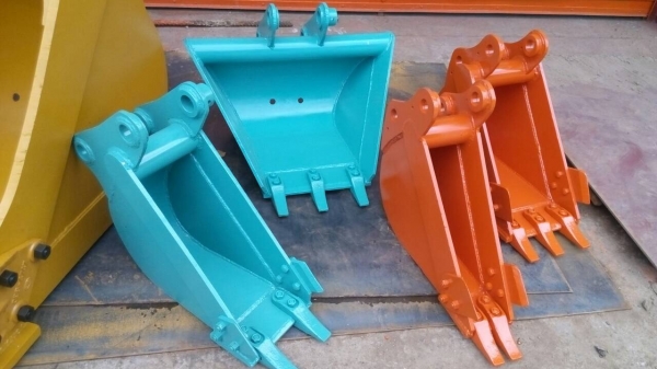 รับสั่งทำบุ้งกี้วางท่อปะปา บุ้งกี้ตักร่อง รถแมคโคเล็ก ขนาด ความกว้าง ตามความต้องการ รับประกันความแข็งแรง