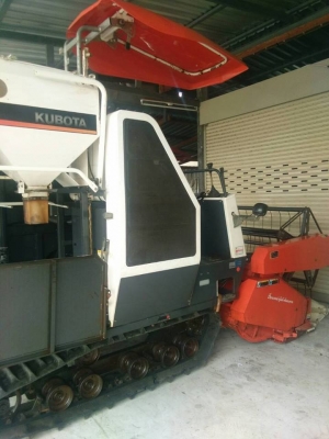 ขายรถเกี่ยวข้าวคูโบต้าDC60 ปี53 ทำงานน้อย ช่วงล่างดี เอกสารเล่มทะเบียนครบ