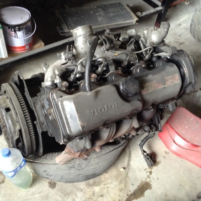 ขายเครื่องToyota 2l พร้อมเกียร์