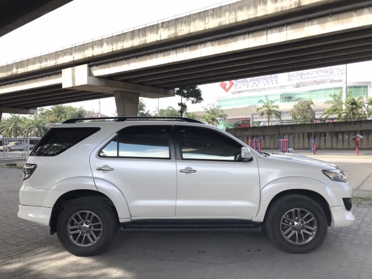 2013 toyota fortuner 3.0 v 2wd สีขาว รถมือเดียว สภาพนางฟ้า