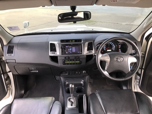 2013 toyota fortuner 3.0 v 2wd สีขาว รถมือเดียว สภาพนางฟ้า
