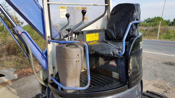 ขายด่วนรถแบคโฮมิตซูมิชิ MM27SRเคื่อง3สูบปั่มนิ้วเท่าPC30แทคหล็ก รถนอกเพิ่งเข้ามาใหม่สถาพพร้อมใช้ยังไม่เคยใช้งานในไทยเลย