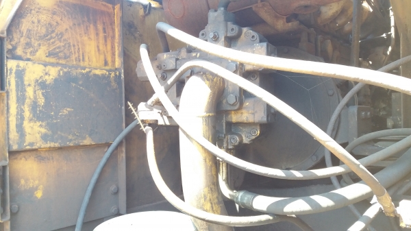 ขาย 650,000 CATTERPILAR 320 V 2 เครื่องดี ปั้มแรง ไฟฟ้าครบ ขาดทอเตอร์เร่ง โช่หนา รอนเลอร์ใหม่ เอวขยับนิด เฟรมพอใช้ได้ เอกสารเล่มทะนเบียน รถอยู่ จ.บุรีรัมย์ 090-772-3710 090-772-3708