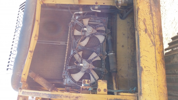 ขาย 650,000 CATTERPILAR 320 V 2 เครื่องดี ปั้มแรง ไฟฟ้าครบ ขาดทอเตอร์เร่ง โช่หนา รอนเลอร์ใหม่ เอวขยับนิด เฟรมพอใช้ได้ เอกสารเล่มทะนเบียน รถอยู่ จ.บุรีรัมย์ 090-772-3710 090-772-3708