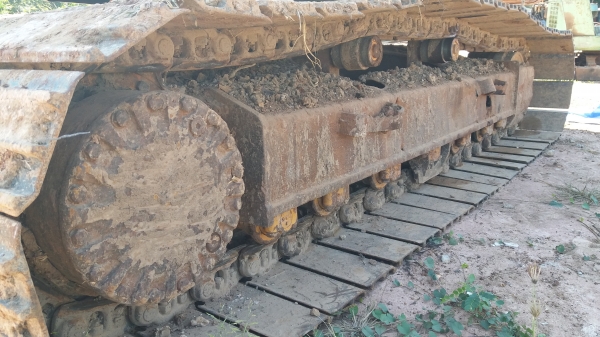 ขาย 650,000 CATTERPILAR 320 V 2 เครื่องดี ปั้มแรง ไฟฟ้าครบ ขาดทอเตอร์เร่ง โช่หนา รอนเลอร์ใหม่ เอวขยับนิด เฟรมพอใช้ได้ เอกสารเล่มทะนเบียน รถอยู่ จ.บุรีรัมย์ 090-772-3710 090-772-3708