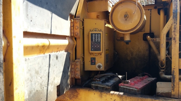 ขาย 650,000 CATTERPILAR 320 V 2 เครื่องดี ปั้มแรง ไฟฟ้าครบ ขาดทอเตอร์เร่ง โช่หนา รอนเลอร์ใหม่ เอวขยับนิด เฟรมพอใช้ได้ เอกสารเล่มทะนเบียน รถอยู่ จ.บุรีรัมย์ 090-772-3710 090-772-3708