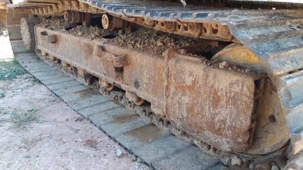 ขาย 650,000 CATTERPILAR 320 V 2 เครื่องดี ปั้มแรง ไฟฟ้าครบ ขาดทอเตอร์เร่ง โช่หนา รอนเลอร์ใหม่ เอวขยับนิด เฟรมพอใช้ได้ เอกสารเล่มทะนเบียน รถอยู่ จ.บุรีรัมย์ 090-772-3710 090-772-3708