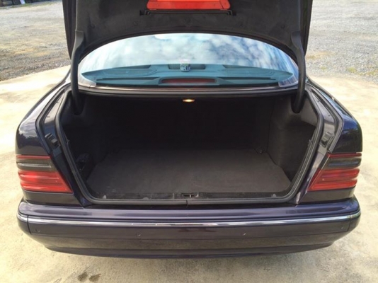 E240 KOM AMG สี MIDNICE BlUE W210 Avantgarde ปี2000