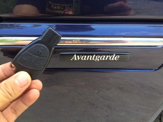 E240 KOM AMG สี MIDNICE BlUE W210 Avantgarde ปี2000