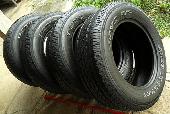 ยาง17กระบะสูง โตโย 245-65-17 ลงพื้นปลายปี14 (4 เส้น4,500)ดอกหนา1 ซม.