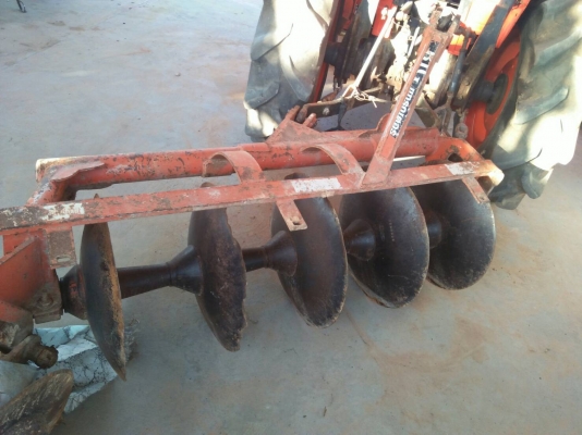 รถไถ 36 แรงปี  53 อุปกร 3 อย่าง   ซ. ม  1700   นิด ฯฯ มือเดียวป้ายแดง   พ่อค้าตัดเลย ราคา 235000   บาท ดูรถที อ.เสนานิคม จ. อำนาจเจริญ  วันทูคอล 0986683479 dtac 0991751349 สิทธิ์ คับ