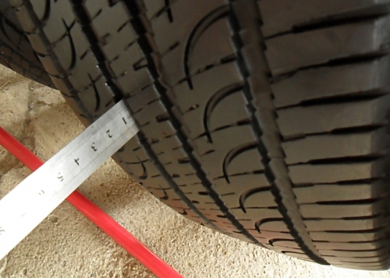 ยาง17  โยโกฮาม่า225-65-17 ลงพื้นปี16ดอกเกือบ 1เซ็น