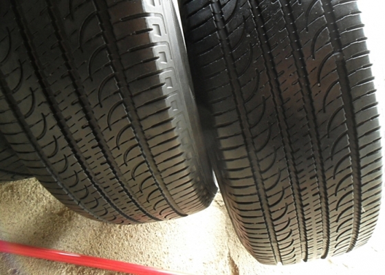 ยาง17  โยโกฮาม่า225-65-17 ลงพื้นปี16ดอกเกือบ 1เซ็น