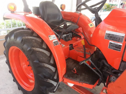 คูโบต้า L3008DT 4 WD ใบมีดดันหน้า ผานหลัง